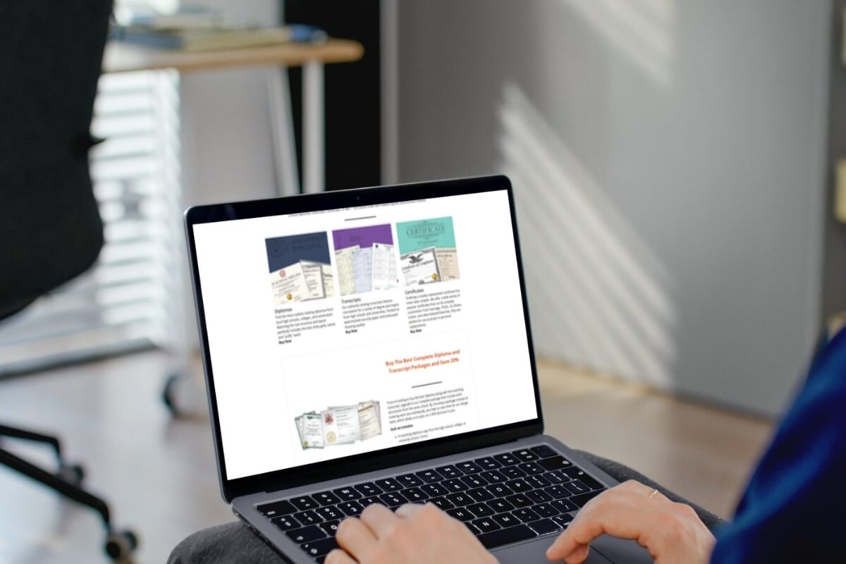 DiplomaCompany.com laptop